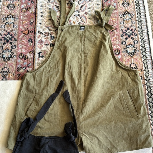 Set Of 2 Sage Green and Black Overall/ Rompers Size 6 - Picture 4 of 7